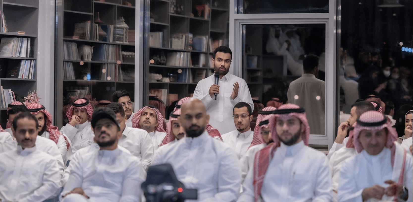 خلفية القسم الرئيسي